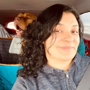 Meet your Posher, Cynthia